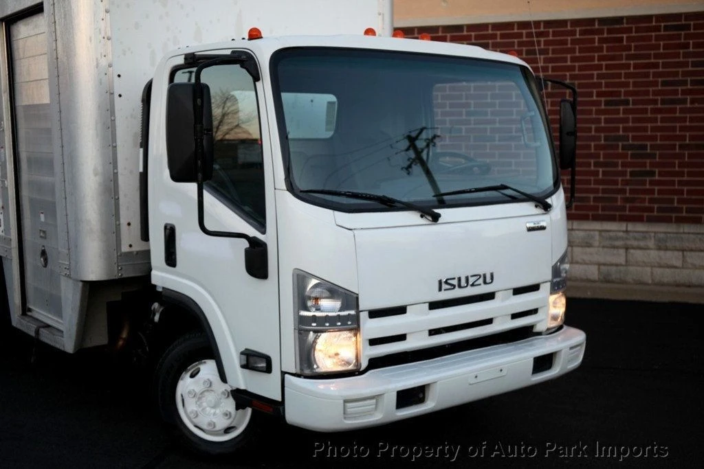 2015 Isuzu Elf - Image 2 of 12