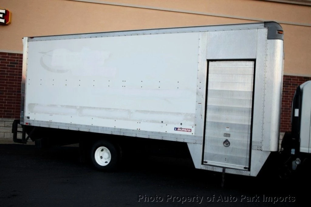 2015 Isuzu Elf - Image 3 of 12