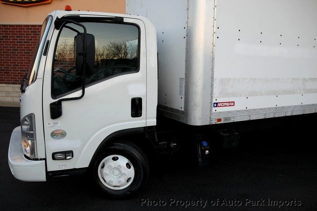 2015 Isuzu Elf - Image 11 of 12