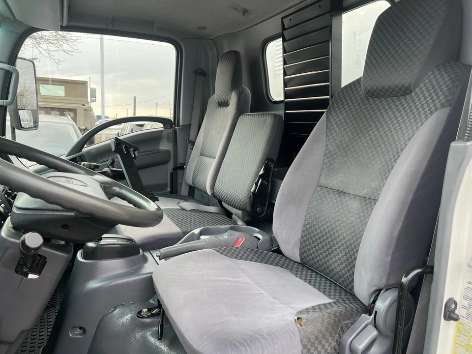 2015 Isuzu Elf - Image 20 of 21
