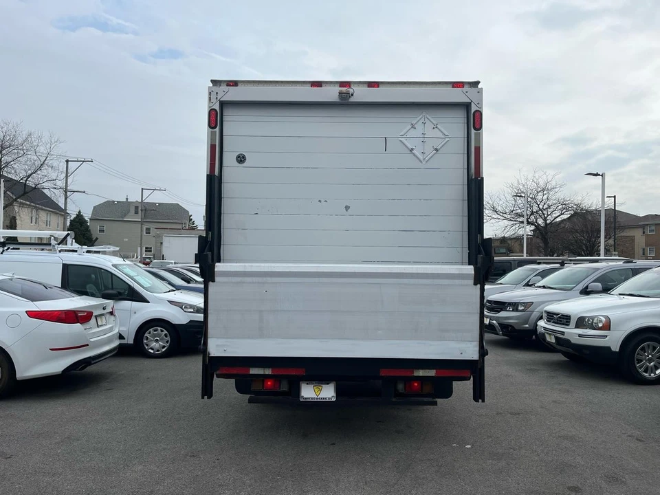2015 Isuzu Elf - Image 8 of 21