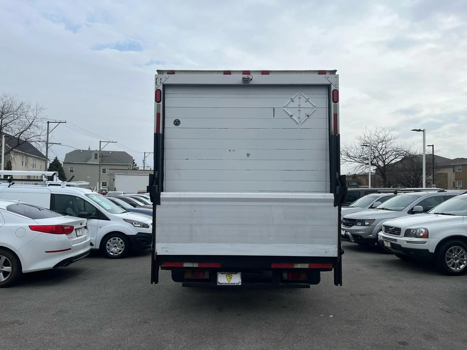 2015 Isuzu Elf - Image 5 of 21