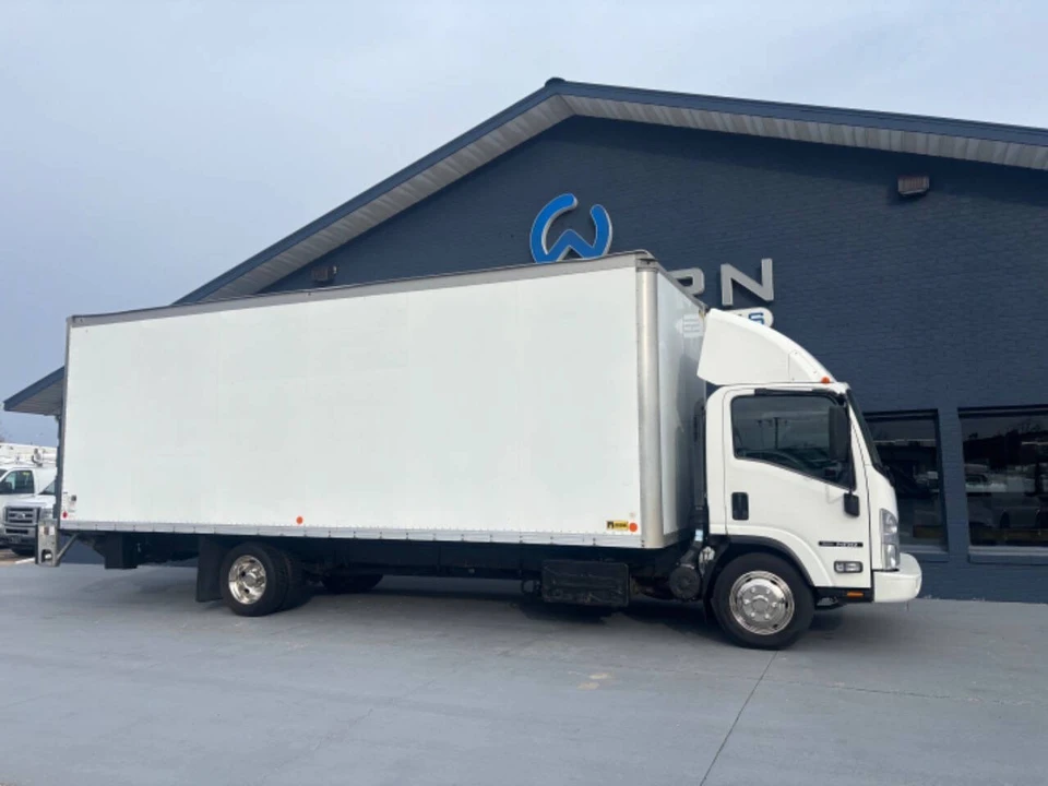 2015 Isuzu Elf - Image 2 of 12