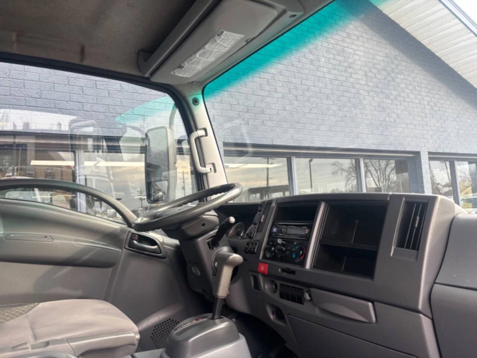 2015 Isuzu Elf - Image 12 of 12