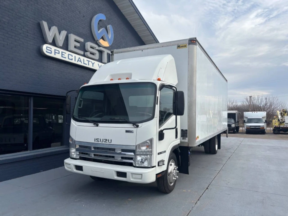 2015 Isuzu Elf - Image 5 of 12
