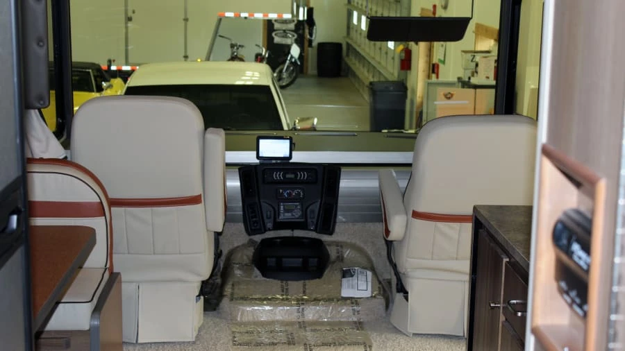 2015 Winnebago - Image 3 of 8