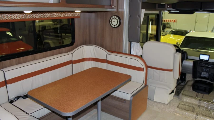 2015 Winnebago - Image 5 of 8