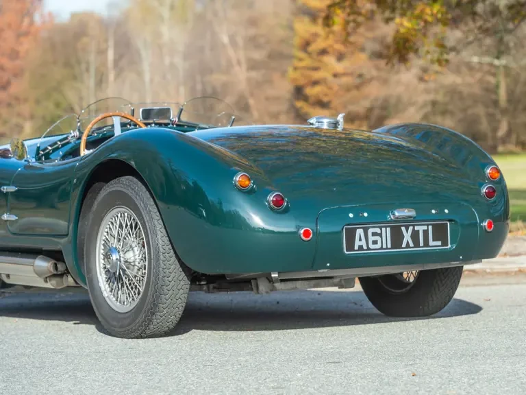 2015 Jaguar Replica - Image 25 of 31