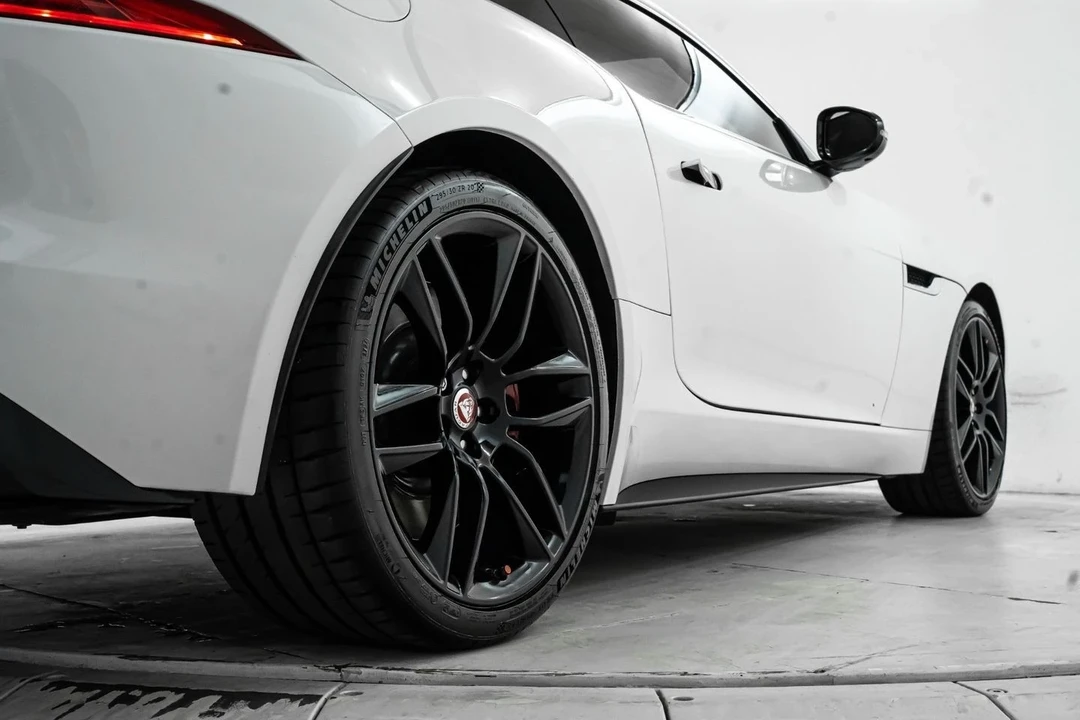 2015 Jaguar F-Type R 1st Gen - Image 14 of 21