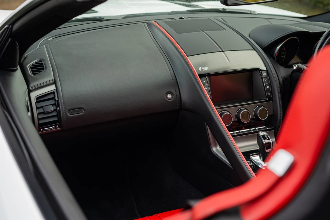 2015 Jaguar F-Type 1st Gen - Image 24 of 30