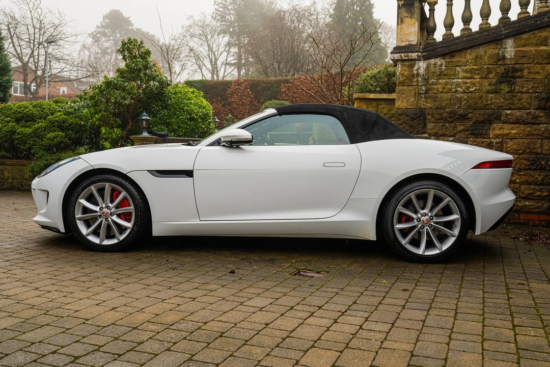 2015 Jaguar F-Type 1st Gen - Image 17 of 30