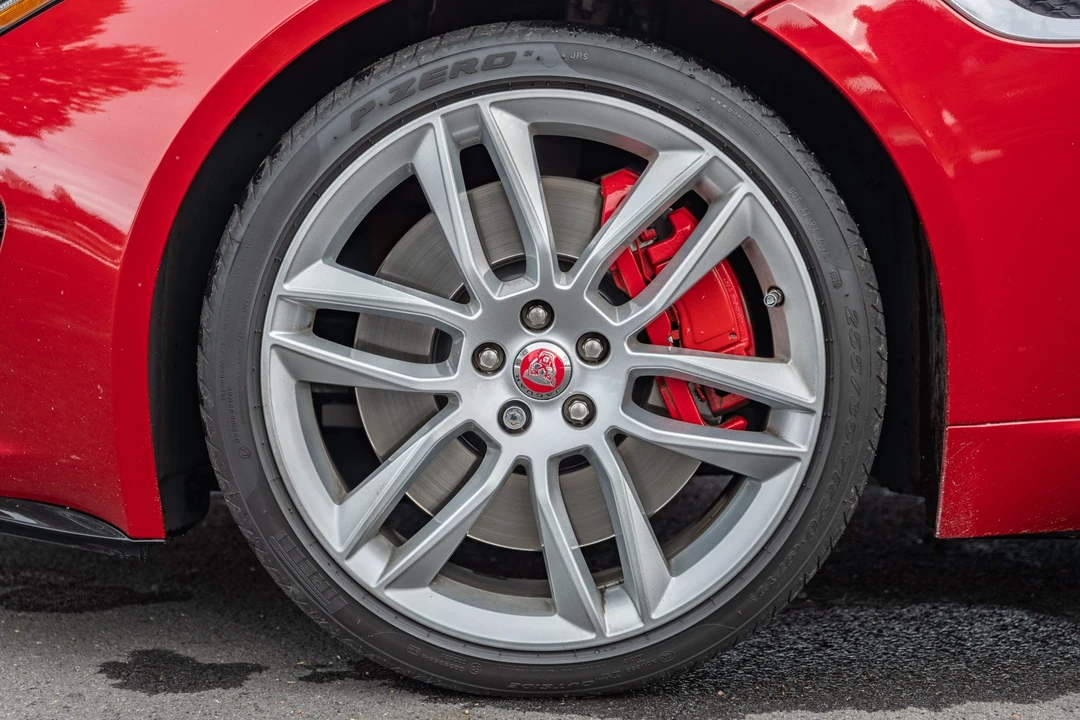 2015 Jaguar F-Type R 1st Gen - Image 27 of 31