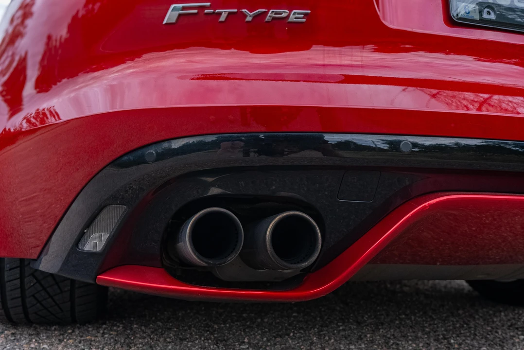 2015 Jaguar F-Type R 1st Gen - Image 28 of 31