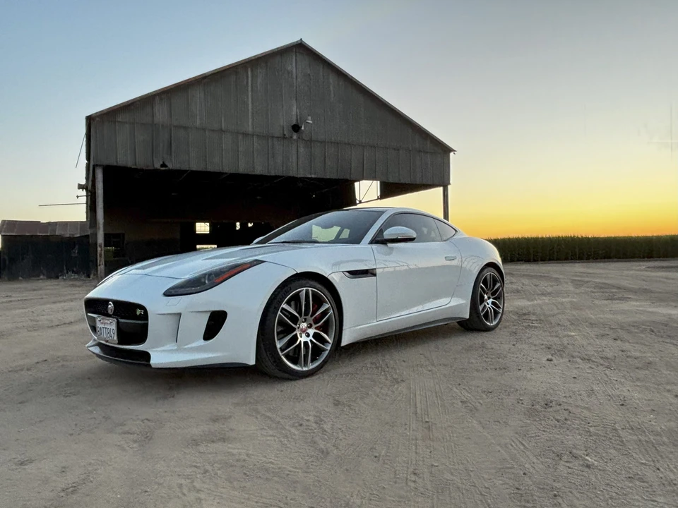 2015 Jaguar F-Type R 1st Gen - Image 9 of 31