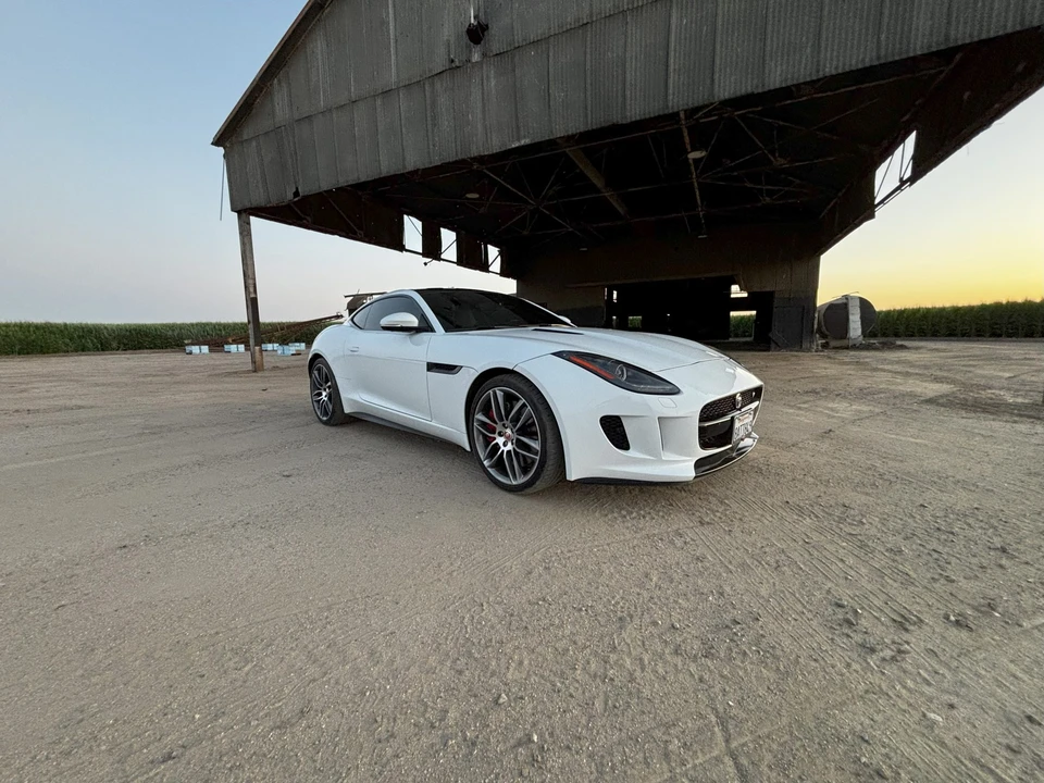 2015 Jaguar F-Type R 1st Gen - Image 18 of 31