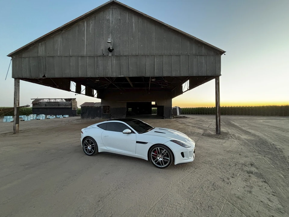 2015 Jaguar F-Type R 1st Gen - Image 17 of 31