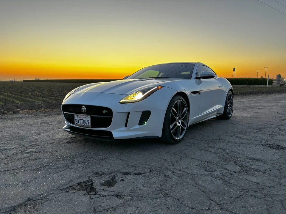 2015 Jaguar F-Type R 1st Gen - Image 5 of 31