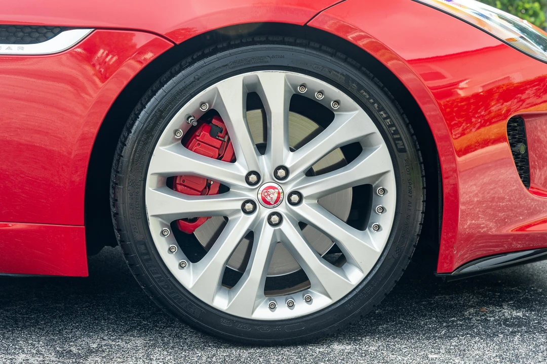 2015 Jaguar F-Type R 1st Gen - Image 19 of 31
