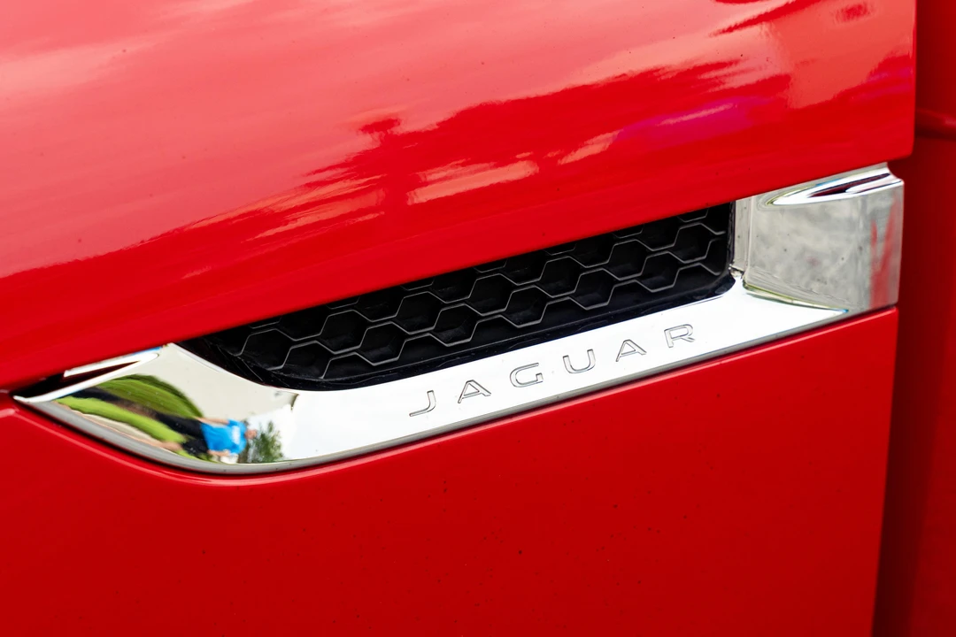 2015 Jaguar F-Type R 1st Gen - Image 11 of 31