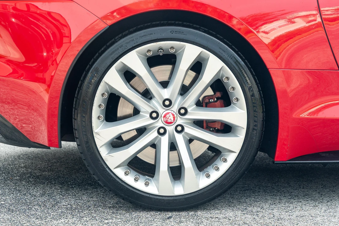 2015 Jaguar F-Type R 1st Gen - Image 18 of 31