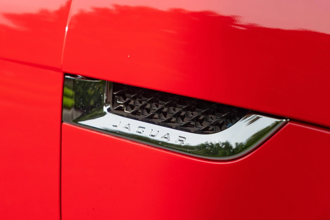 2015 Jaguar F-Type R 1st Gen - Image 13 of 31