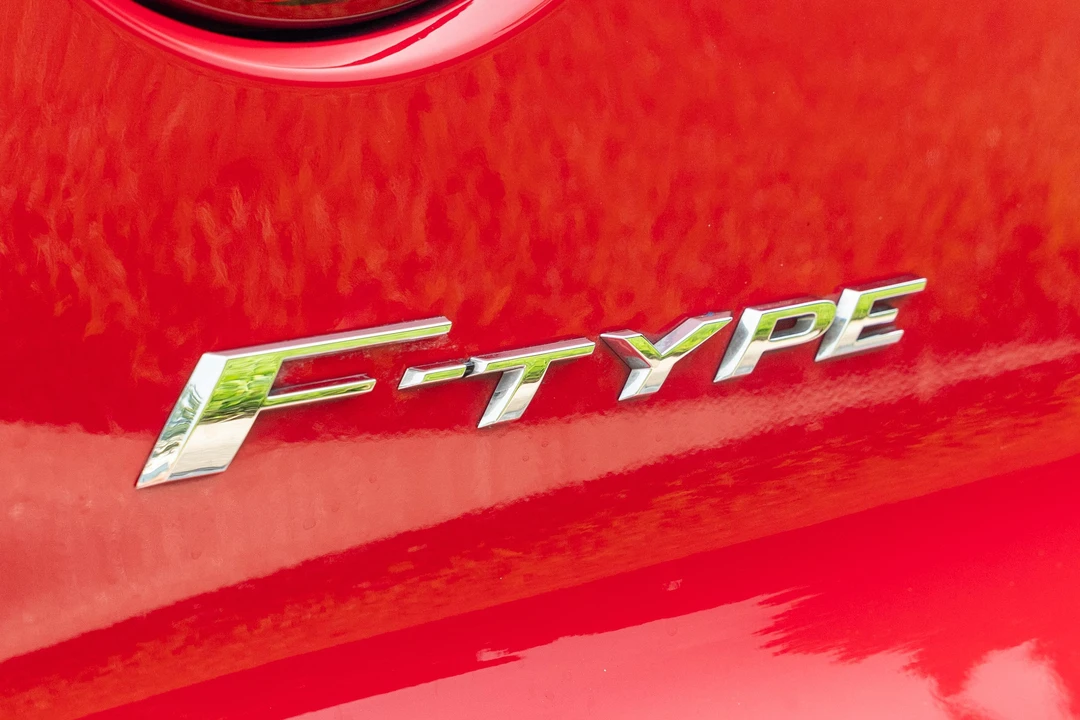 2015 Jaguar F-Type R 1st Gen - Image 14 of 31