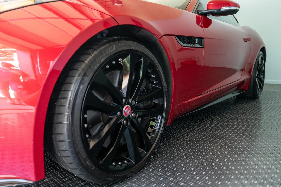 2015 Jaguar F-Type R 1st Gen - Image 15 of 31