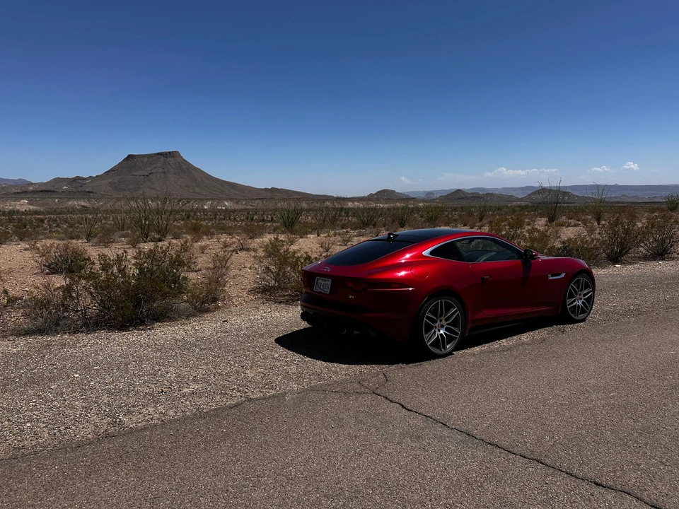 2015 Jaguar F-Type R 1st Gen - Image 15 of 31