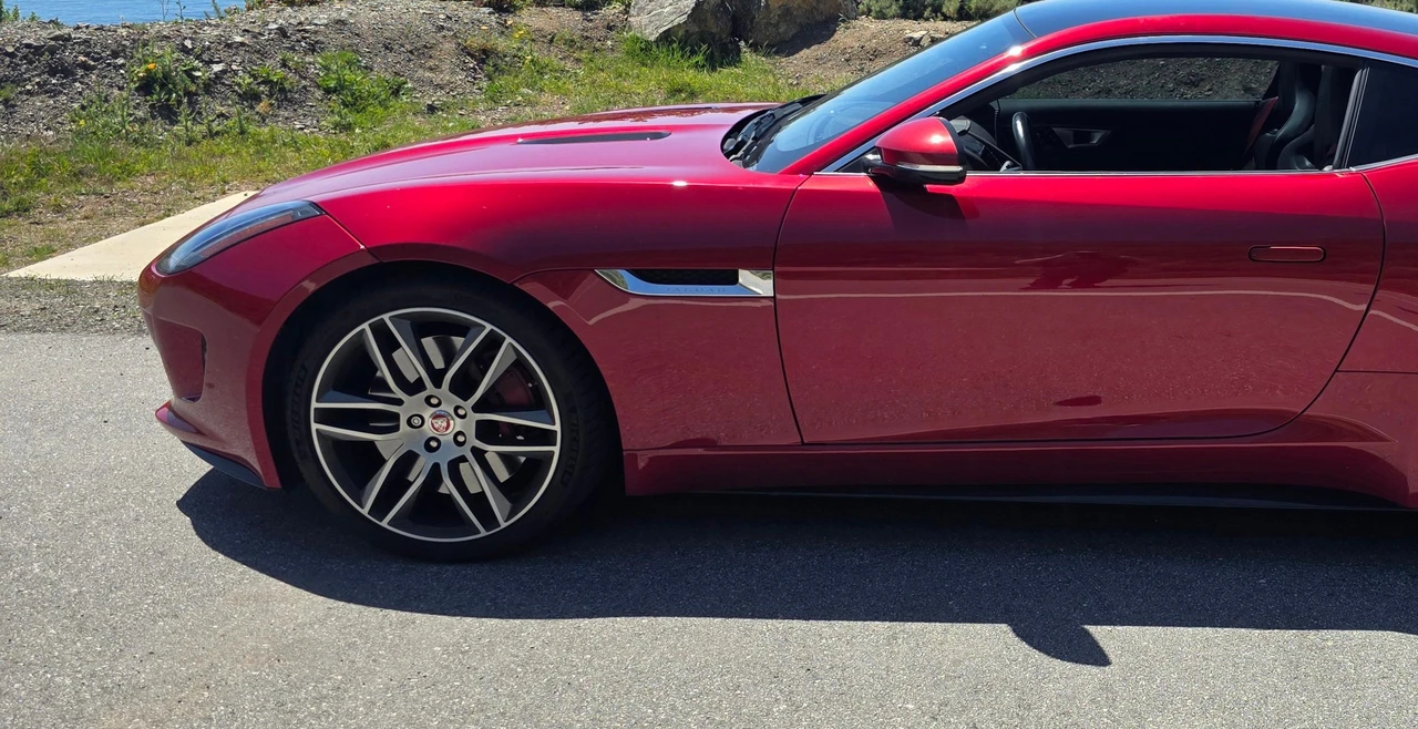2015 Jaguar F-Type R 1st Gen - Image 28 of 31