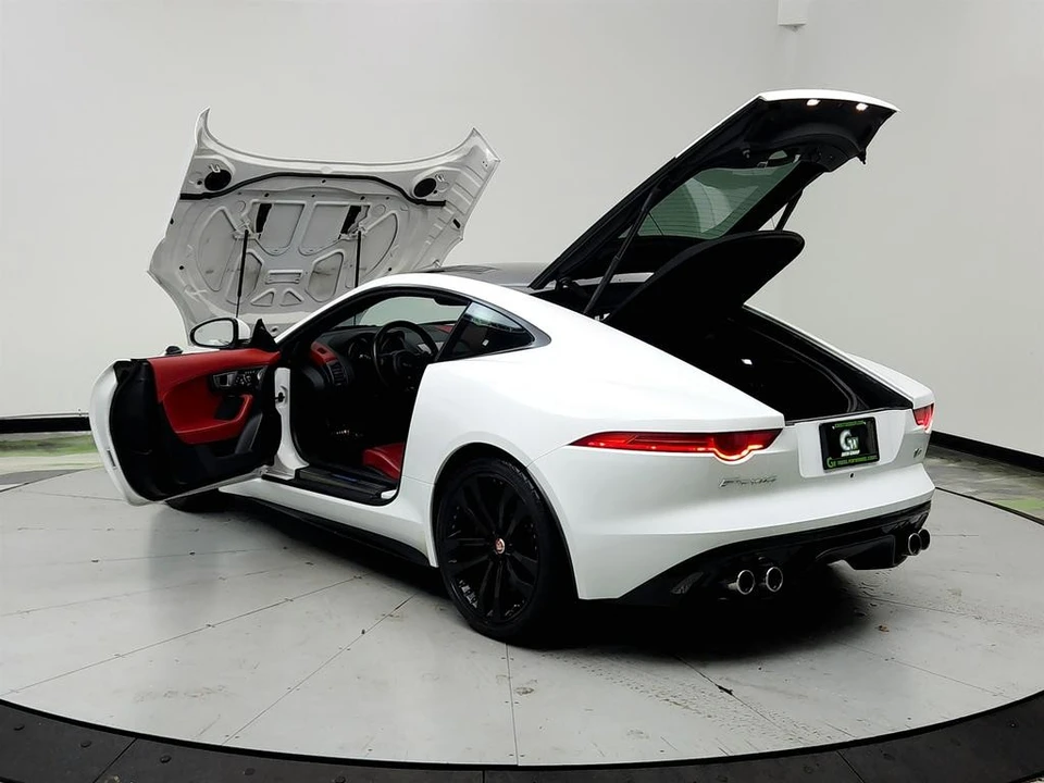 2015 Jaguar - Image 12 of 31