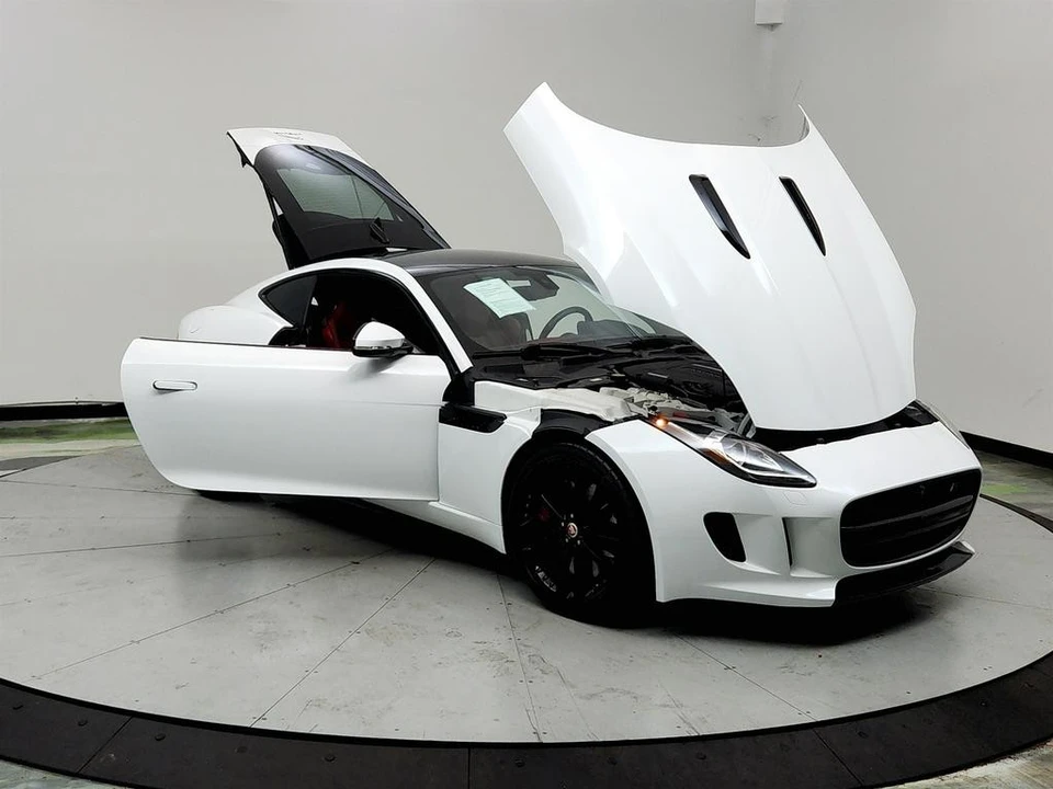 2015 Jaguar - Image 10 of 31
