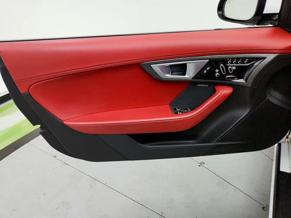 2015 Jaguar - Image 23 of 31