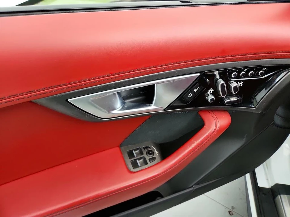 2015 Jaguar - Image 22 of 31