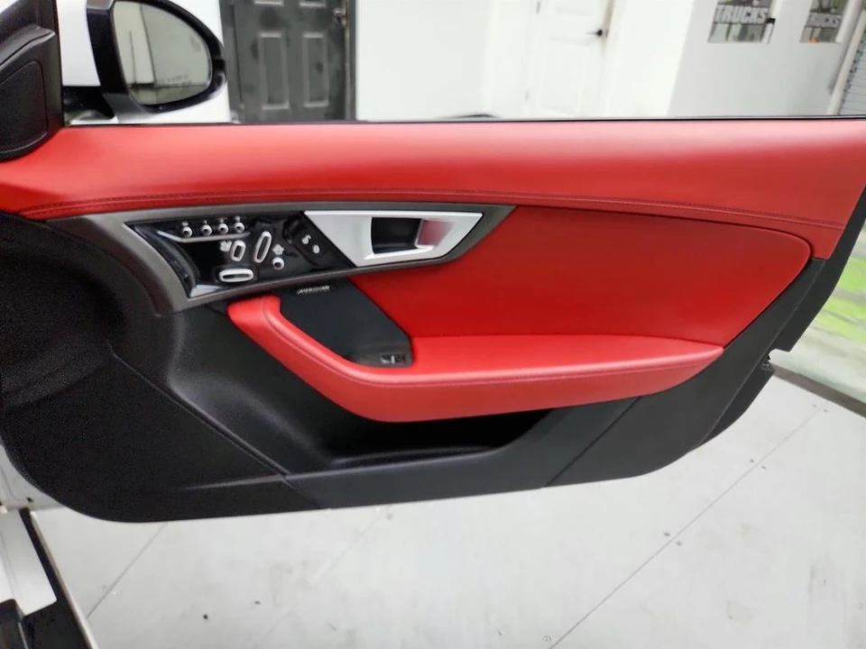 2015 Jaguar - Image 26 of 31