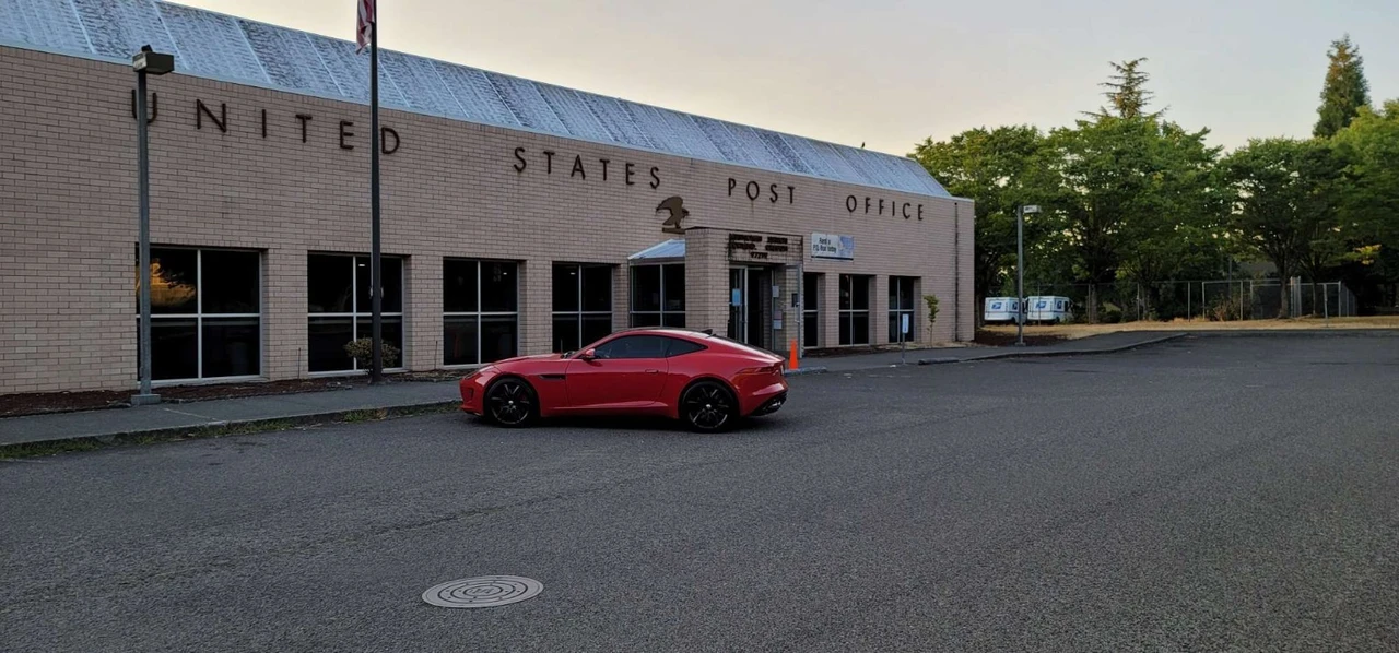 2015 Jaguar F-Type R 1st Gen - Image 5 of 21