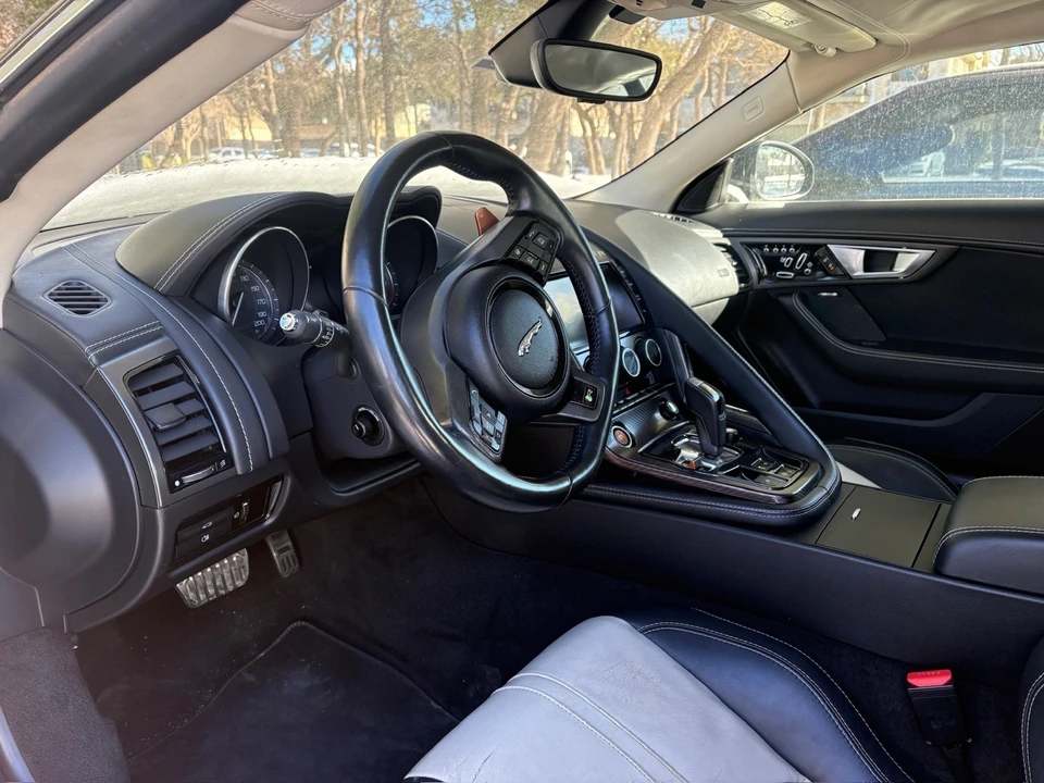 2015 Jaguar F-Type R 1st Gen - Image 14 of 21