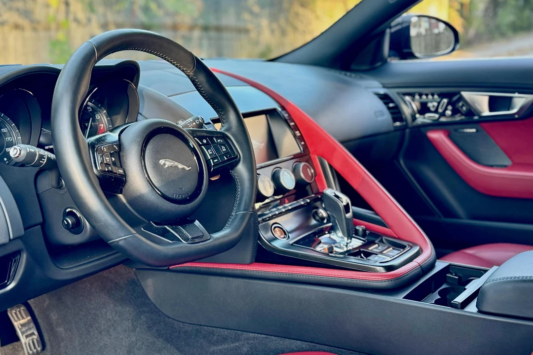 2015 Jaguar F-Type 1st Gen - Image 28 of 31