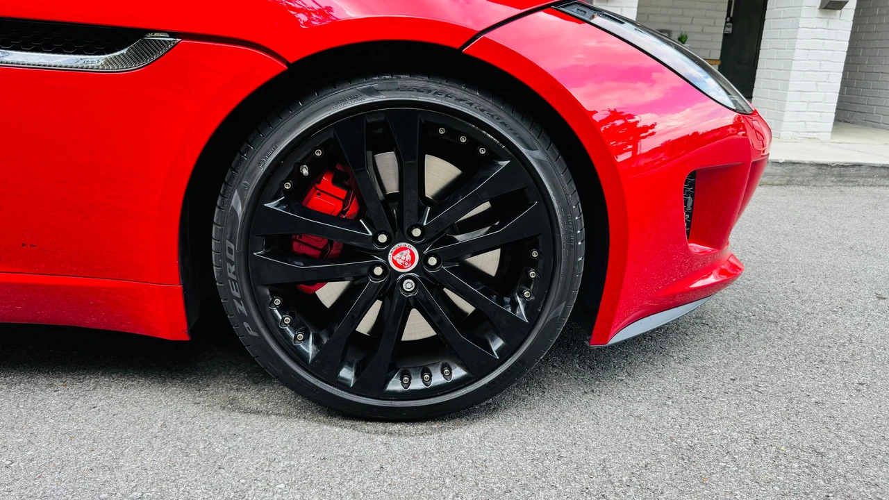 2015 Jaguar F-Type 1st Gen - Image 27 of 31