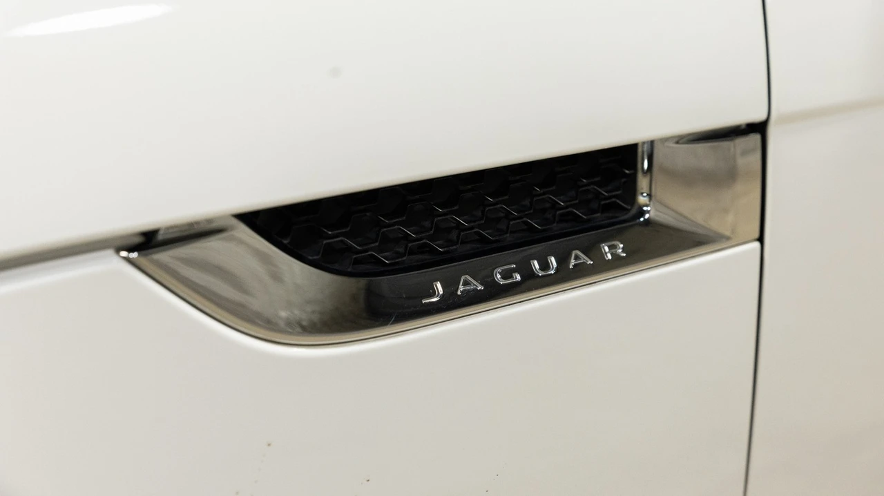 2015 Jaguar F-Type 1st Gen - Image 16 of 21