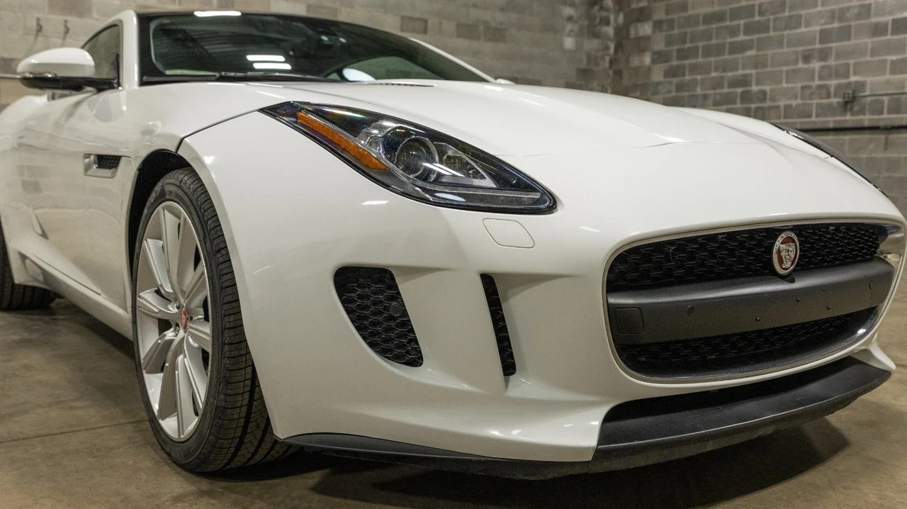 2015 Jaguar F-Type 1st Gen - Image 9 of 21