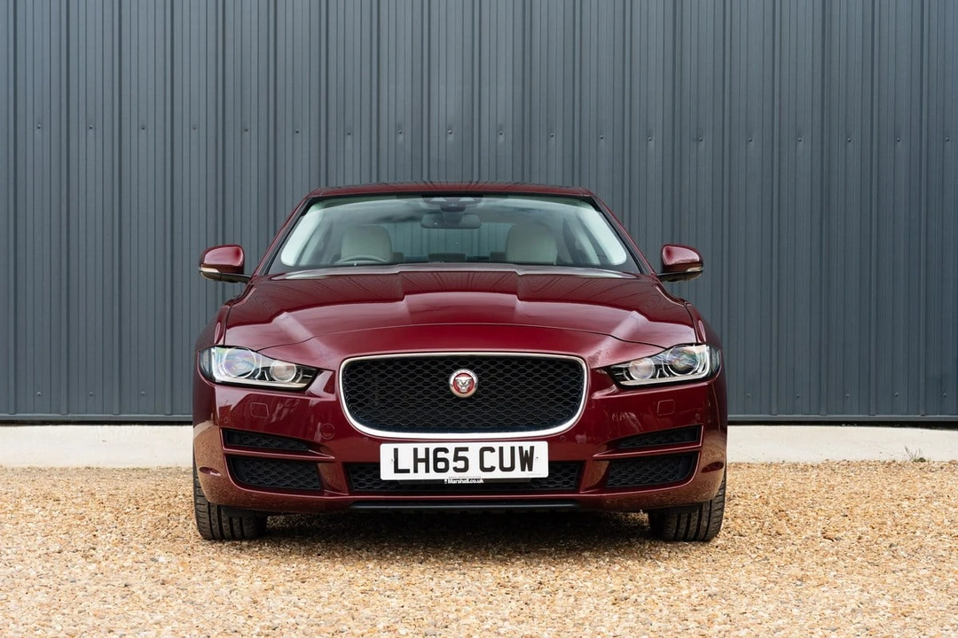 2015 Jaguar XE - Image 7 of 30