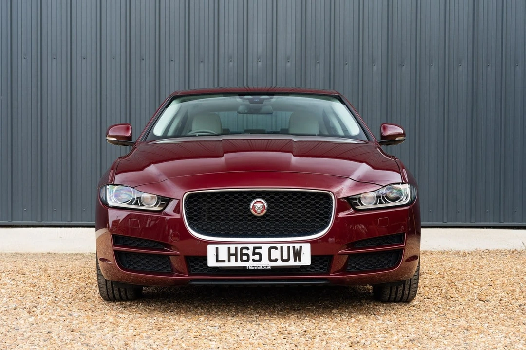 2015 Jaguar XE - Image 11 of 30