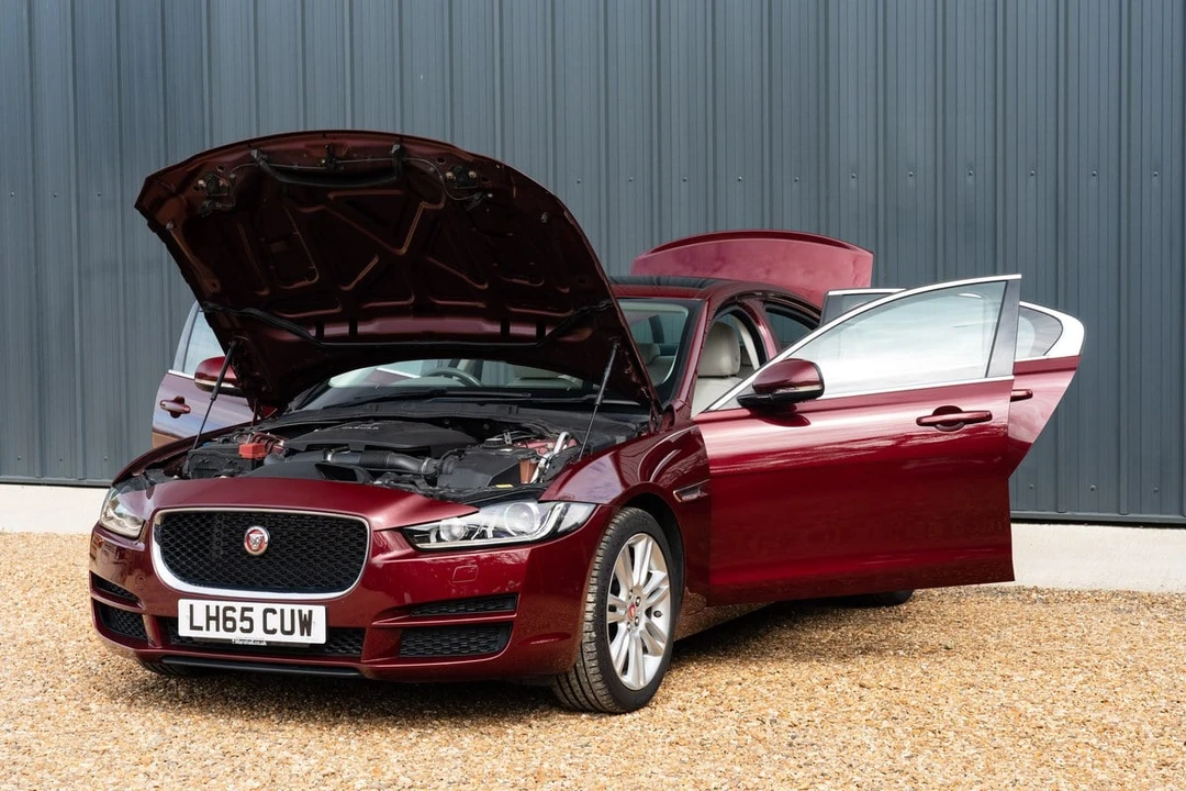 2015 Jaguar XE - Image 12 of 30