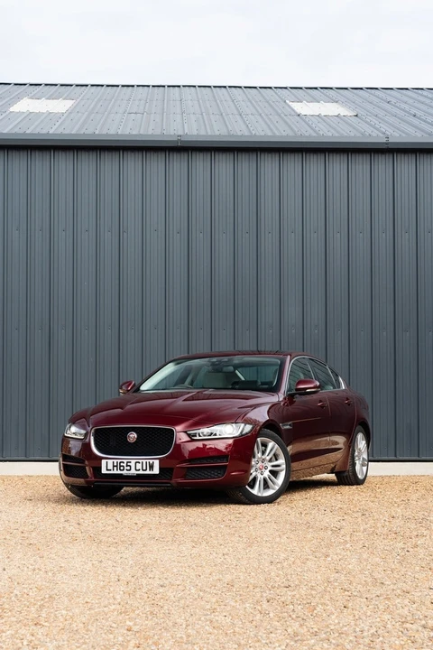 2015 Jaguar XE - Image 15 of 30