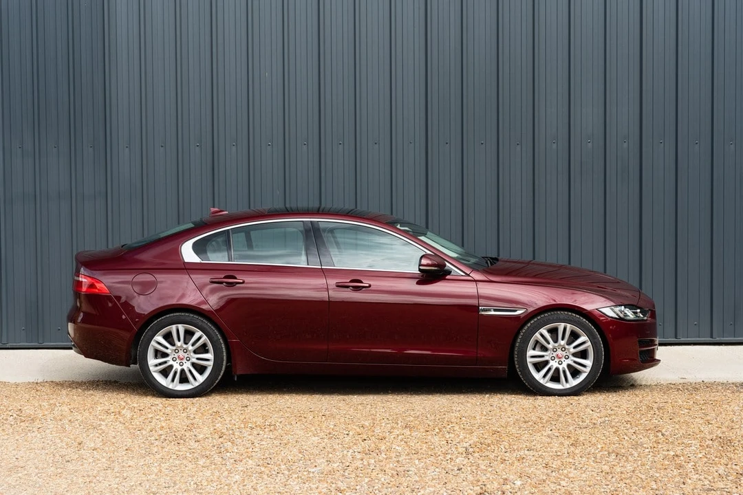 2015 Jaguar XE - Image 18 of 30