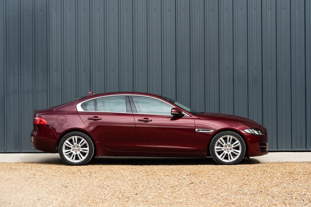 2015 Jaguar XE - Image 19 of 30