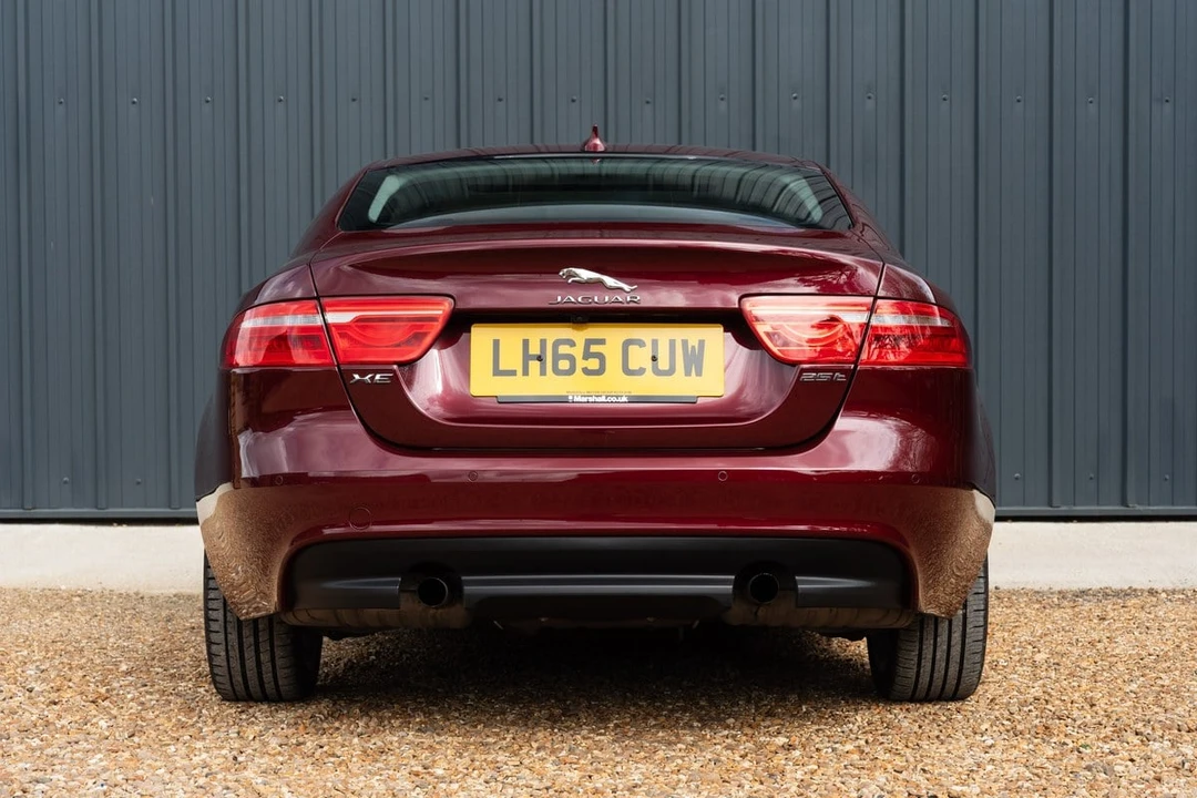 2015 Jaguar XE - Image 21 of 30