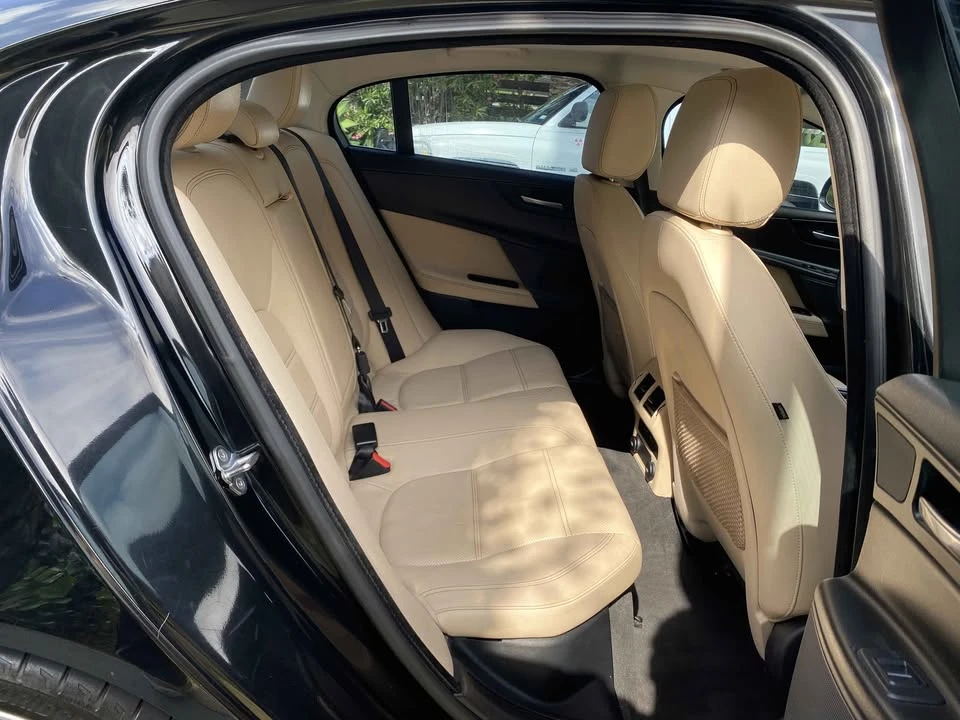 2015 Jaguar XE - Image 6 of 9