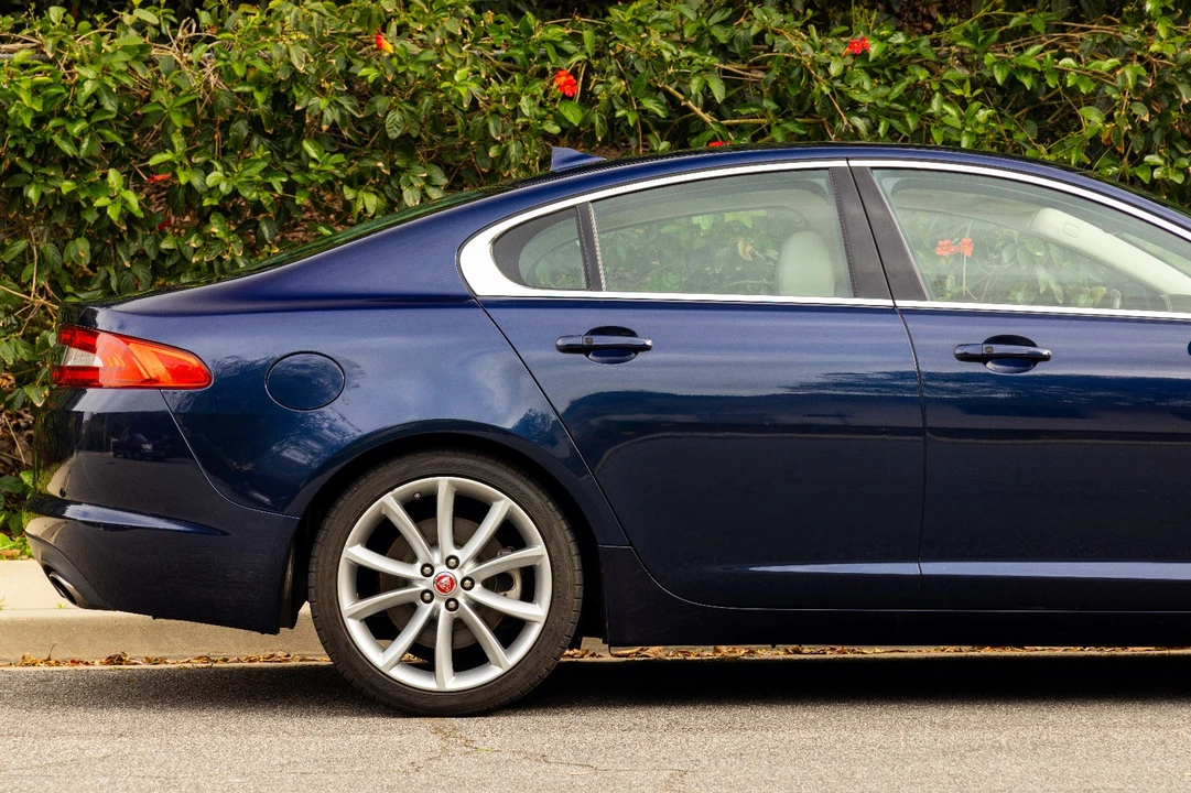 2017 Jaguar X260 XF - Image 18 of 21