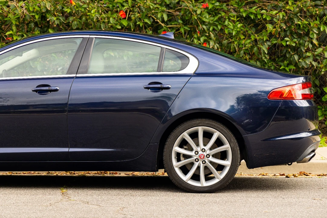 2017 Jaguar X260 XF - Image 9 of 21
